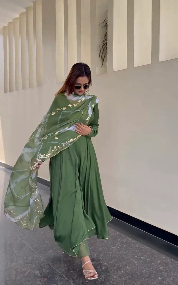 Women Anarkali Kurta With Trousers & Dupatta