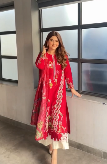 Saira Shakira Bloom Luxury Lawn