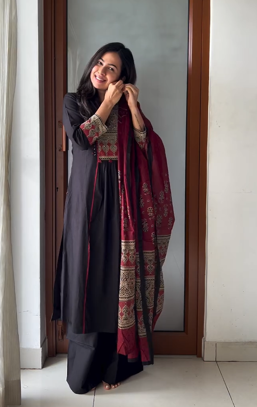 Black Kurta Set with full set