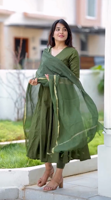 Alia Green Kurta Set with full set